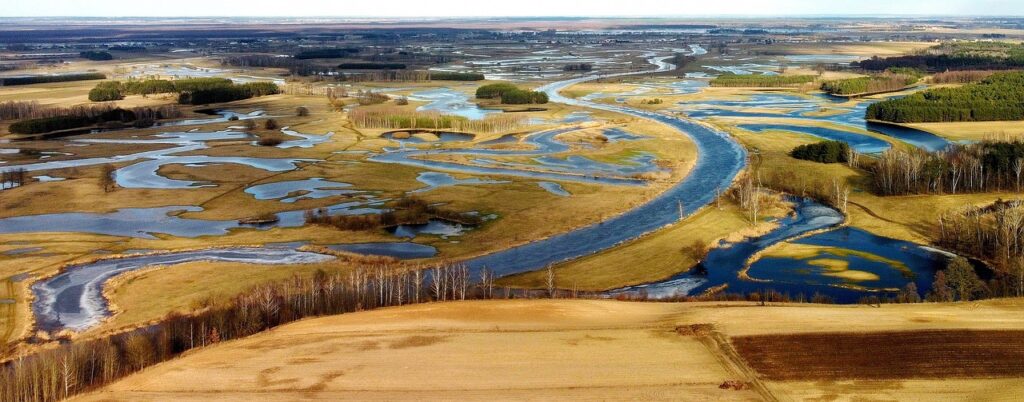 Bug River Landscape Park: weekend and vacation